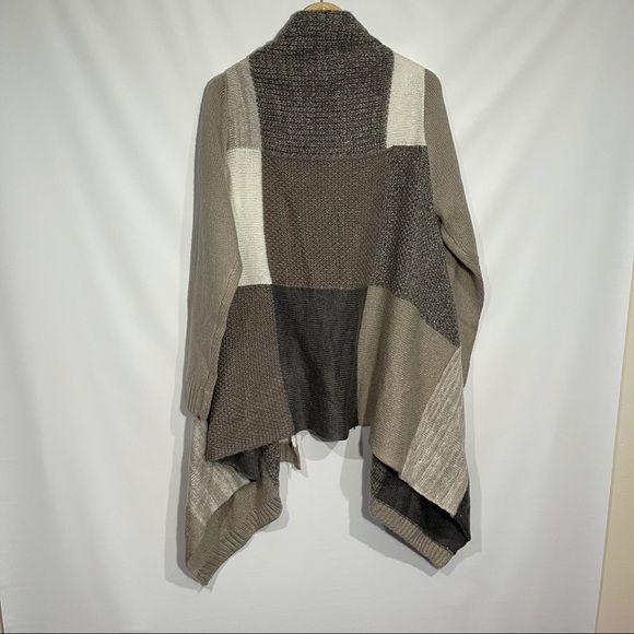 NWOT Chico's Drape Front ColorBlock Cardigan Sweater Assymetrical Size XL - Picture 8 of 13